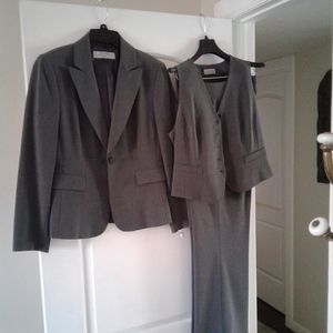 Tahari 3 piece suit